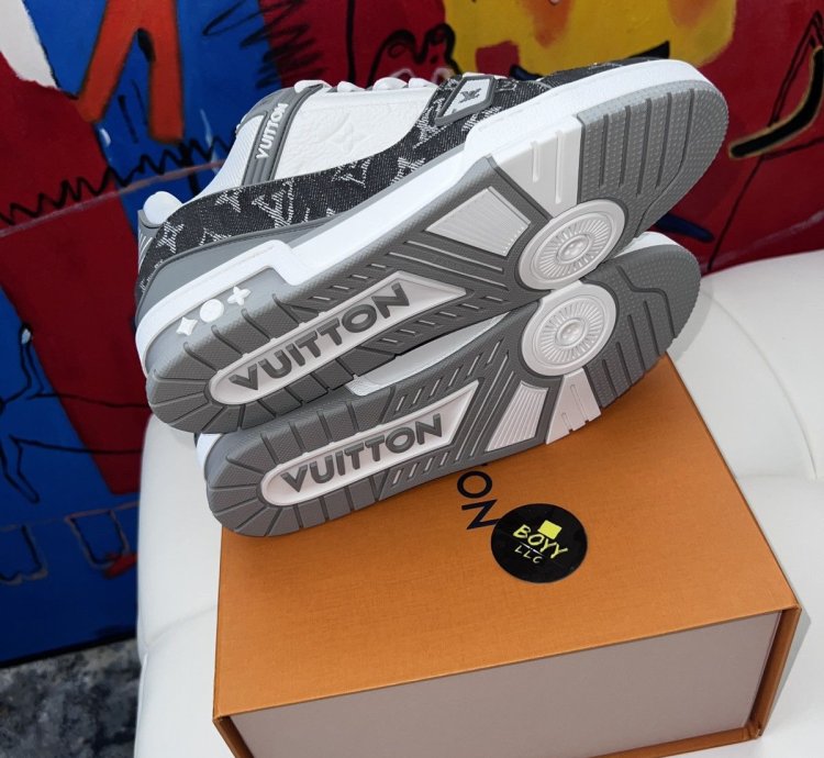 Louis Vuitton Monogram Trainers Lv7 5