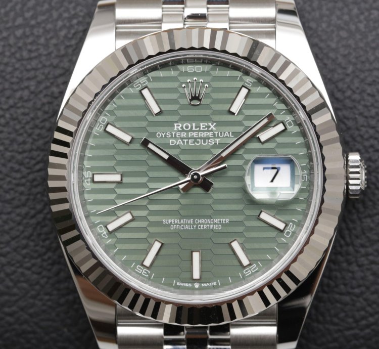 Rolex Datejust 41 Reference 126334 Green Fluted Motif