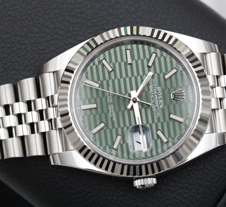 Rolex Datejust 41 Reference 126334 Green Fluted Motif