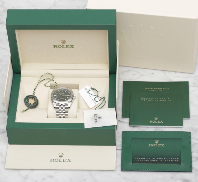 Rolex Datejust 41 Reference 126334 Green Fluted Motif