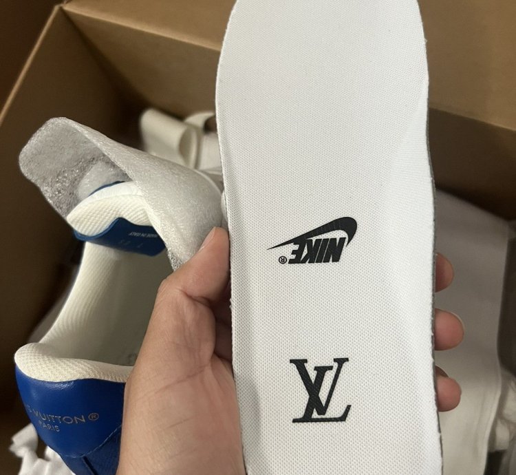 Louis Vuitton Nike Air Force 1