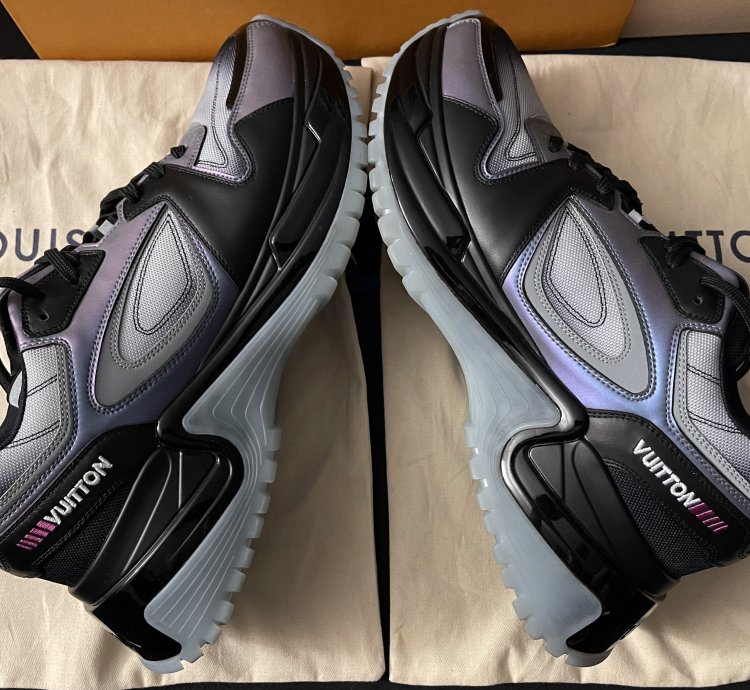 Louis Vuitton Nwb Uk 9 5 Run Away Pulse Sneakers 1a5ytg