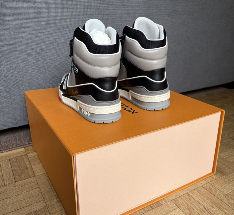 Louis Vuitton Og Hi-top Trainer Sneaker