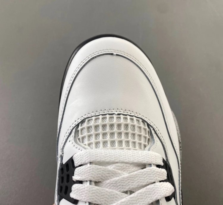 Air Jordan 4 Retro White Cement