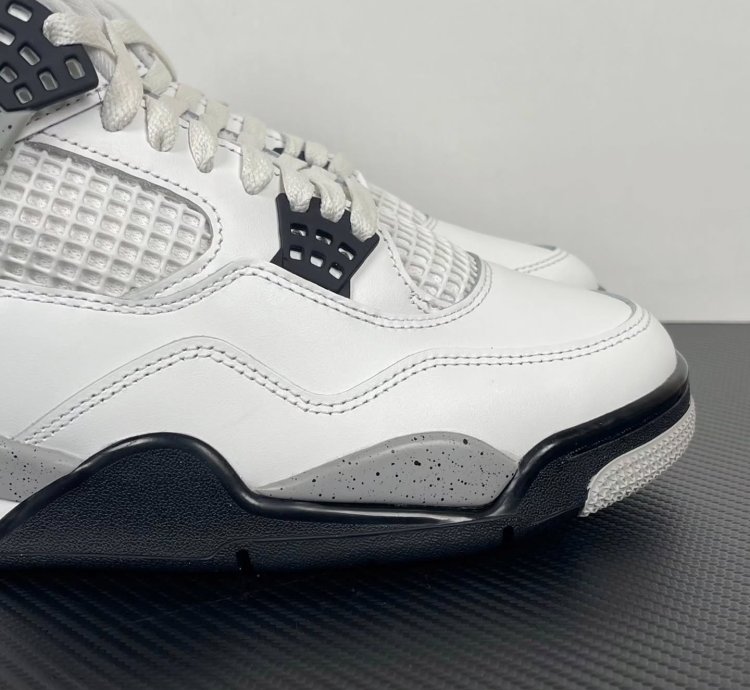 Air Jordan 4 Retro White Cement