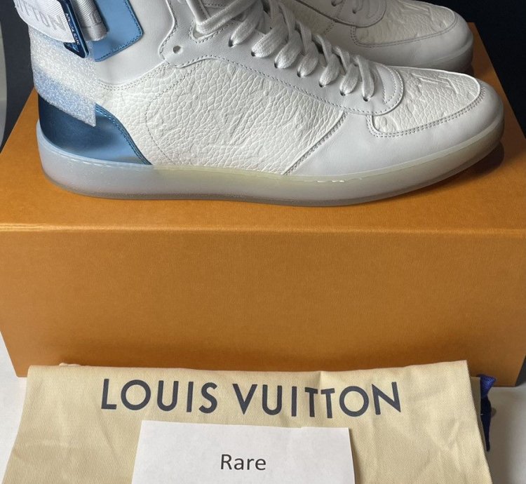 Louis Vuitton Rivoli High Top Sneaker Size 9 White Blue