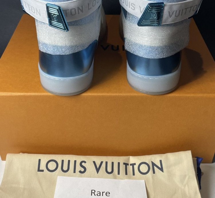 Louis Vuitton Rivoli High Top Sneaker Size 9 White Blue
