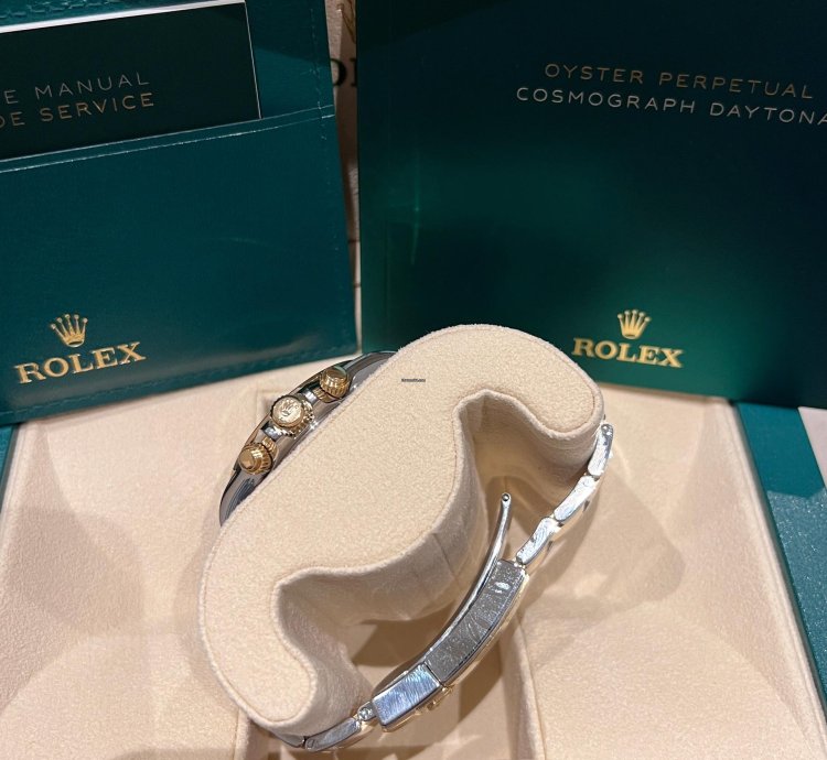Rolex Daytona Champagne Dial Yellow Gold Steel