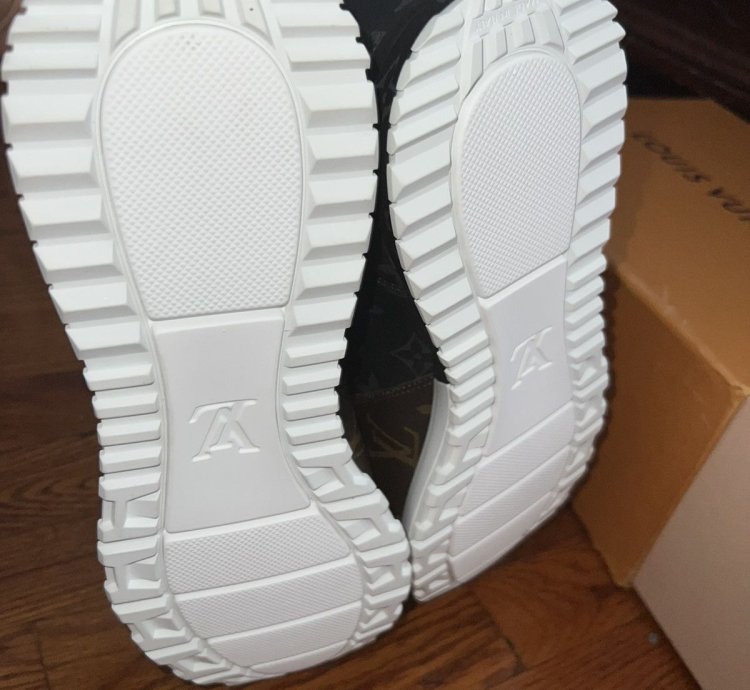 Louis Vuitton Run Away Tri-color