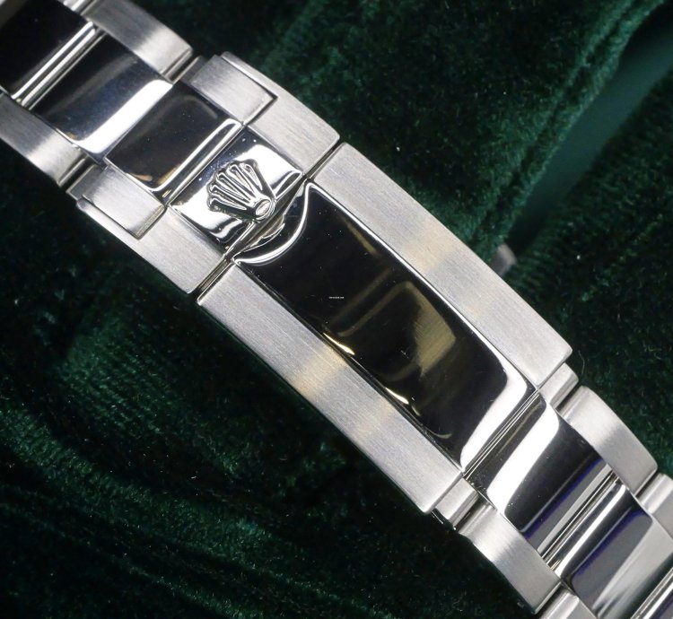 Rolex Daytona Mint Complete Set Daytona 40mm Black Dial Stainless Steel 116520
