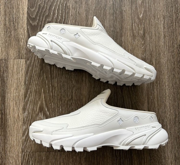 Louis Vuitton Runner Tactic Sneaker Mule