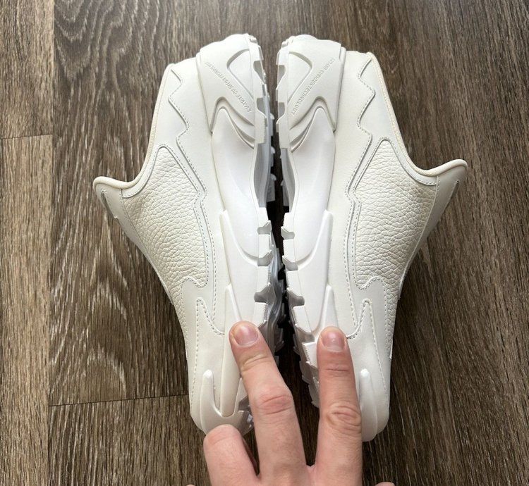 Louis Vuitton Runner Tactic Sneaker Mule