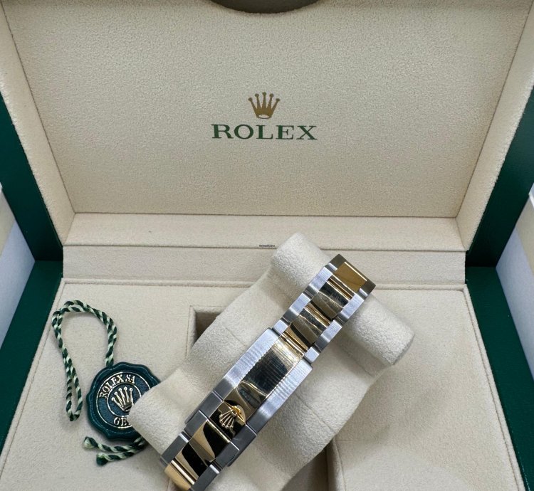 Rolex Daytona Two Tone Black Dial Oyster 40mm 116503