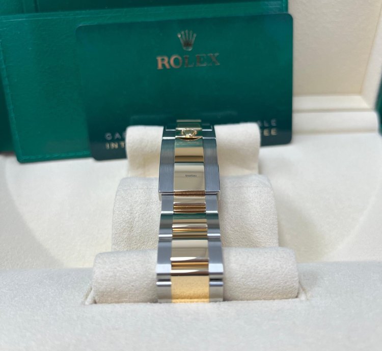 Rolex Daytona Yellow Rolesor Cosmograph Daytona 40 Watch - Champagne Index Dial 116503