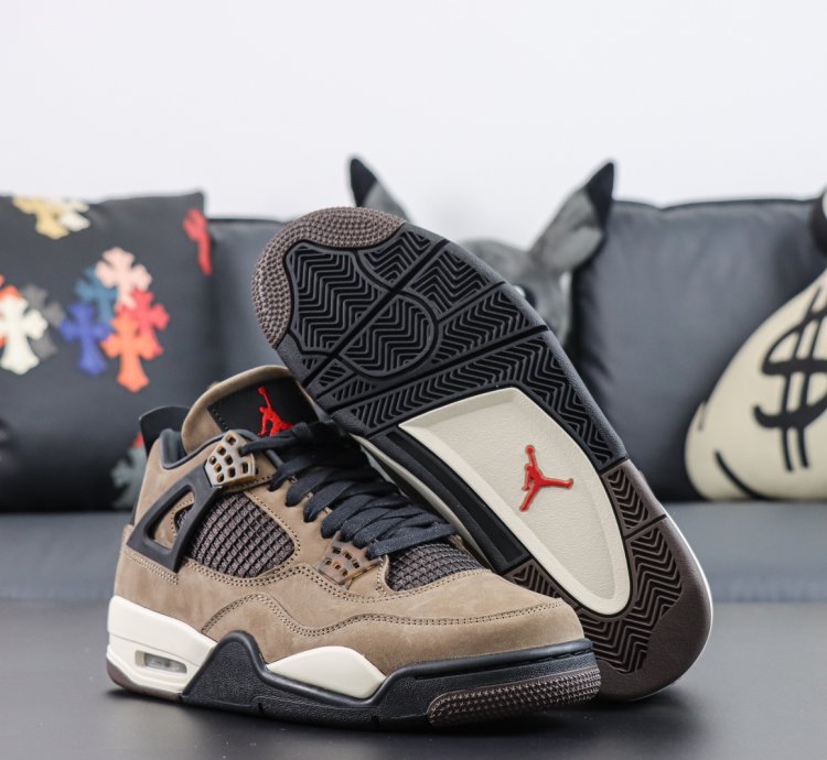 Travis Scott X Nike Air Jordan 4