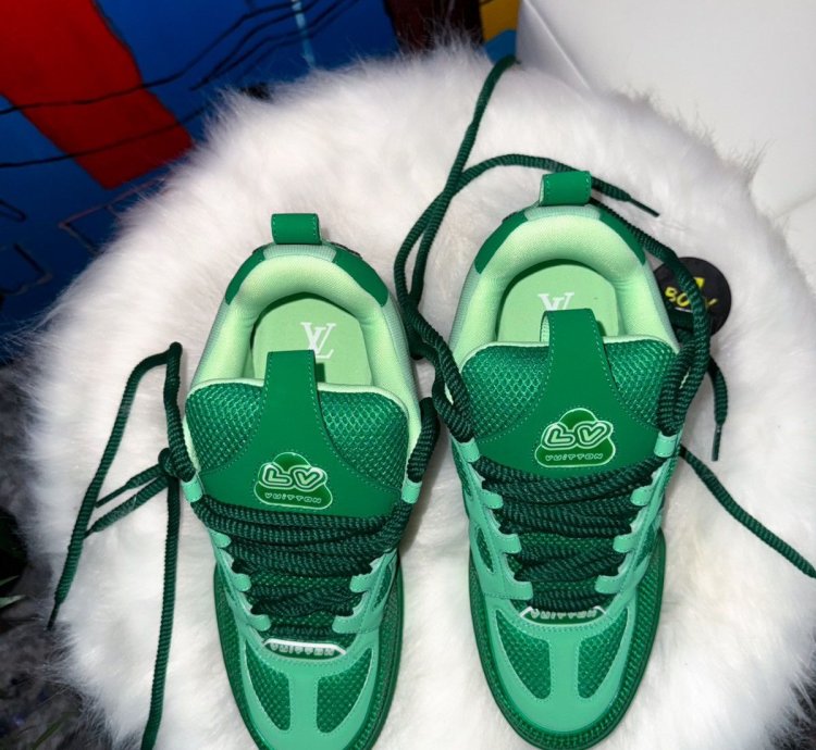 Louis Vuitton Skate Sneakers Lv7 5 Us9 5