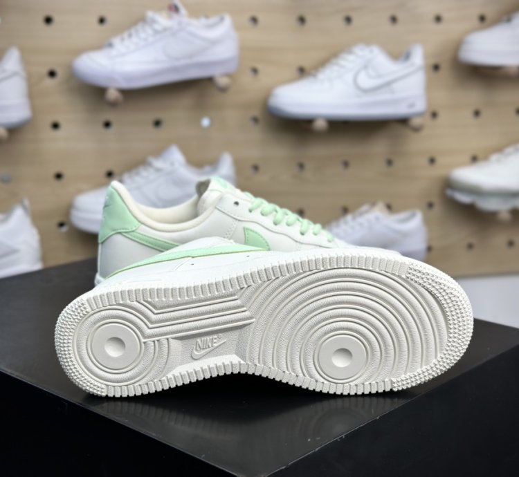 200 Nike Air Force 107 Lowbeige Whitevanilla Green Air Force One Sneakers Leath 21f3
