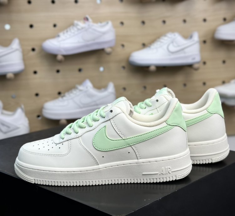 200 Nike Air Force 107 Lowbeige Whitevanilla Green Air Force One Sneakers Leath 21f3