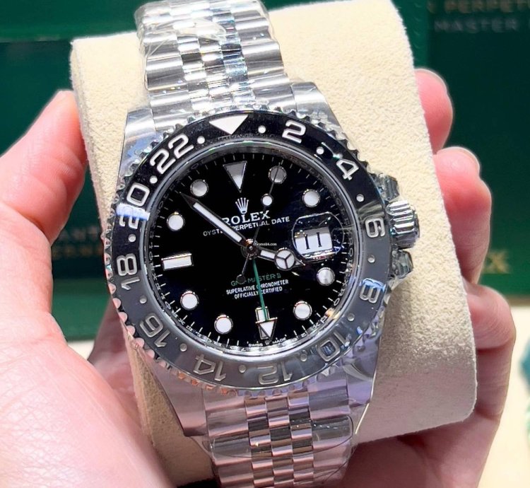 Rolex Gmt-master Ii 126710grnr Gmt-master Ii Bruce Wayne Steel Ceramic Gray Black Bezel Black Dial Jubilee