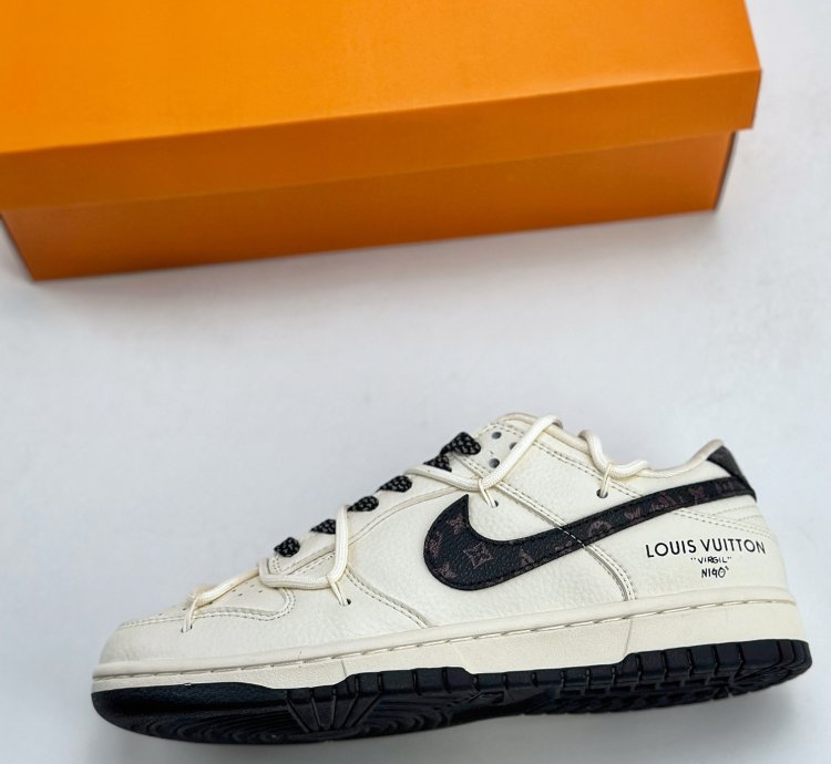 300 Nike Sb Dunk Low X Louis Vuitton White And Black Stars Jj5688-103