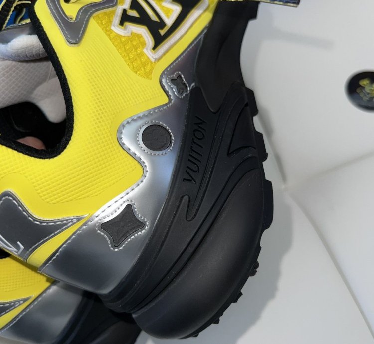 Louis Vuitton Tatic Trainers Lv10