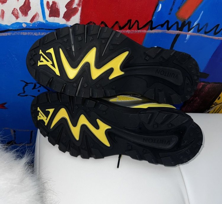 Louis Vuitton Tatic Trainers Lv10