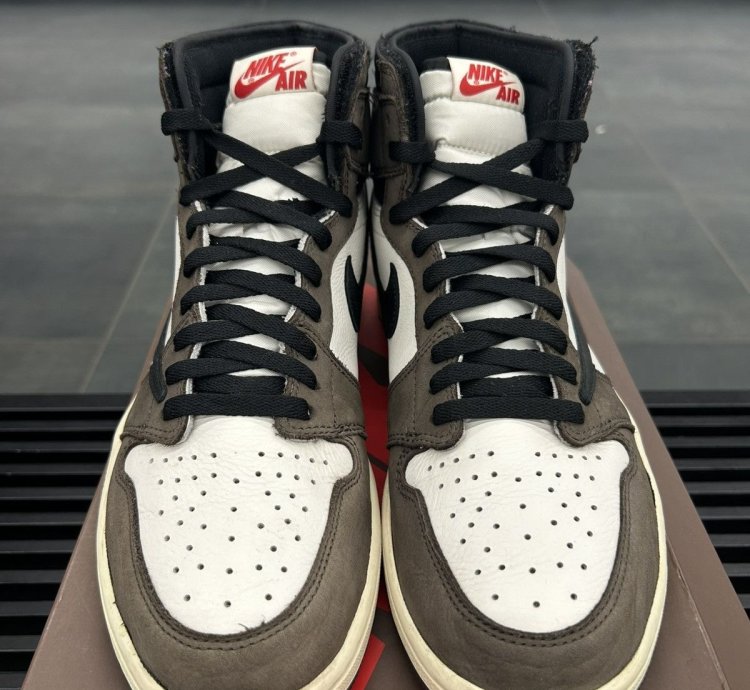 Air Jordan 1 Retro High Og Sp Travis Scott Mocha