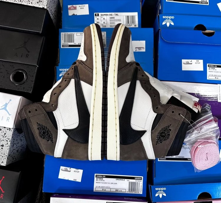 Air Jordan 1 Retro High Og Sp Travis Scott Mocha