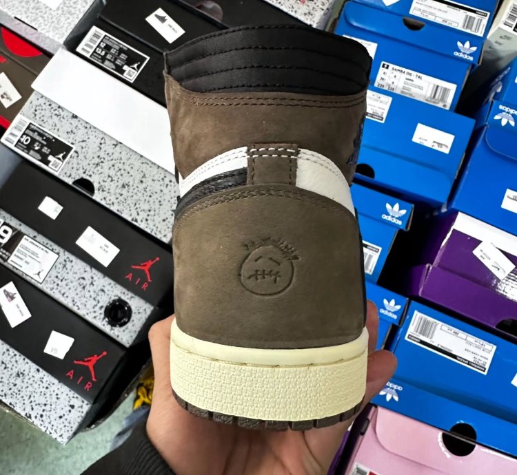 Air Jordan 1 Retro High Og Sp Travis Scott Mocha