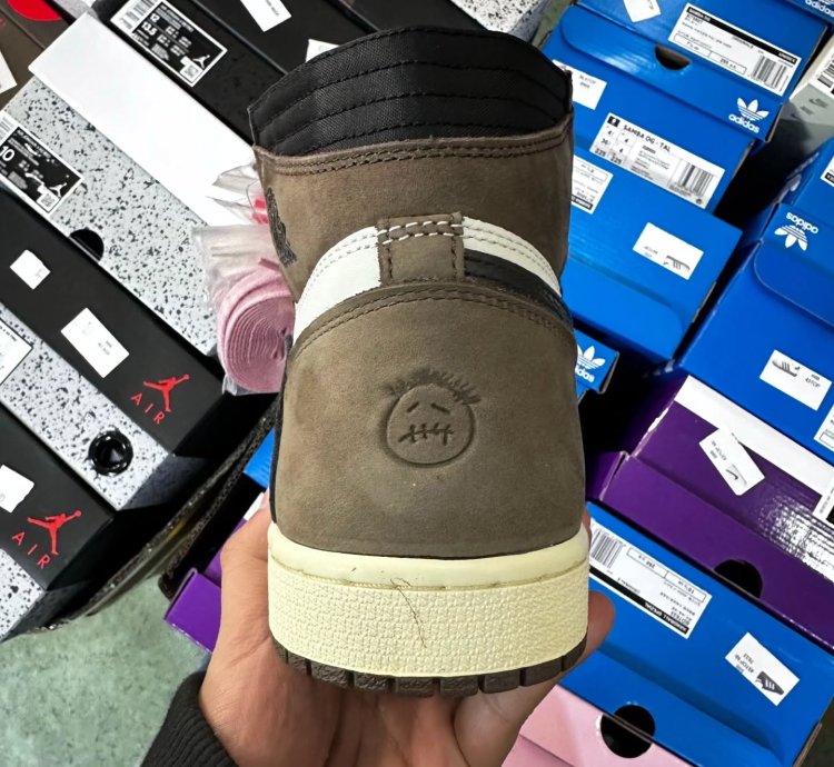 Air Jordan 1 Retro High Og Sp Travis Scott Mocha