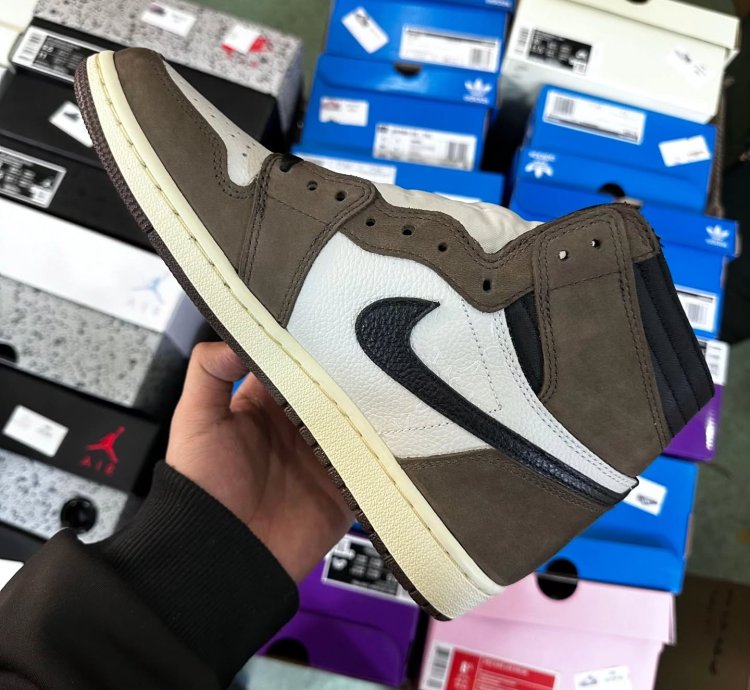 Air Jordan 1 Retro High Og Sp Travis Scott Mocha