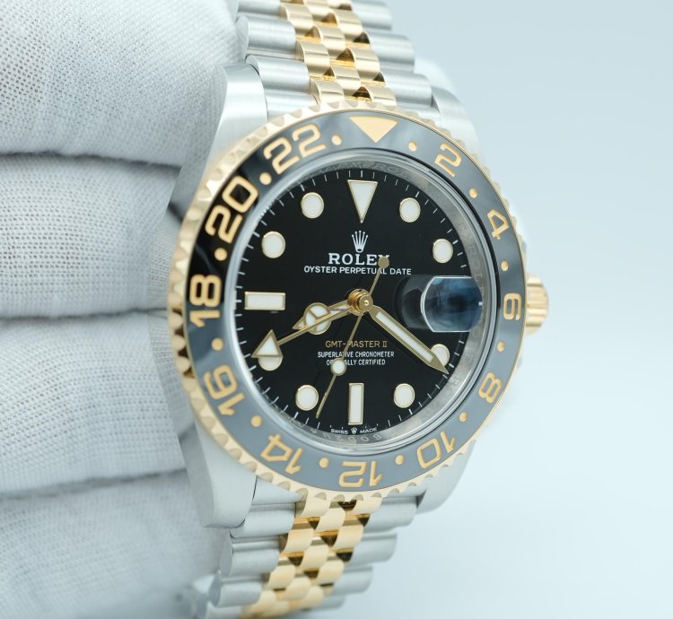 Rolex Gmt-master Ii 126713grnr Gmt-master Ii 40 Mm 18k Yg Black Dial Jubilee Bracelet Complete Set 2025