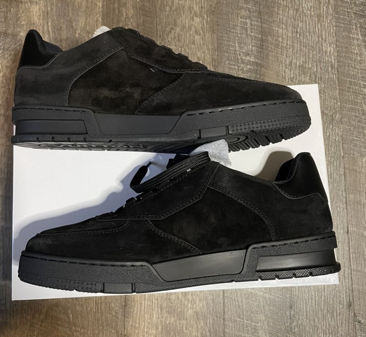 Louis Vuitton Trainer Black