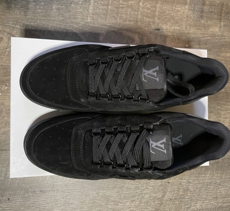 Louis Vuitton Trainer Black