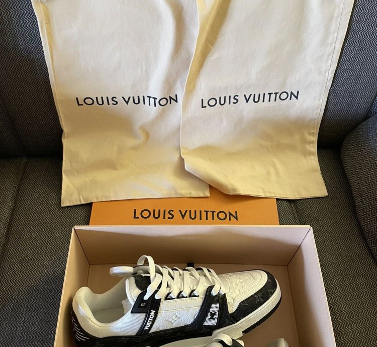 Louis Vuitton Trainer Black White Sneakers Lv Size 9