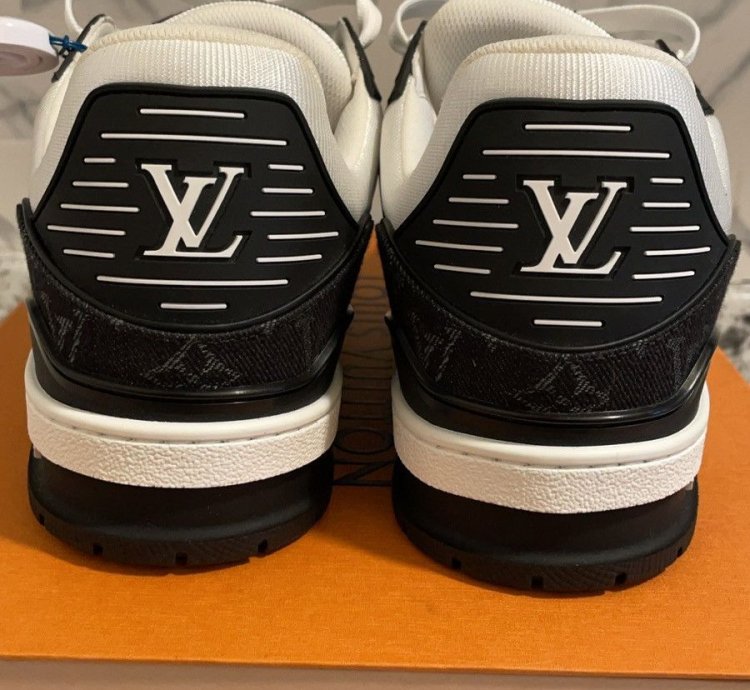 Louis Vuitton Trainer Black White Sneakers Lv Size 9