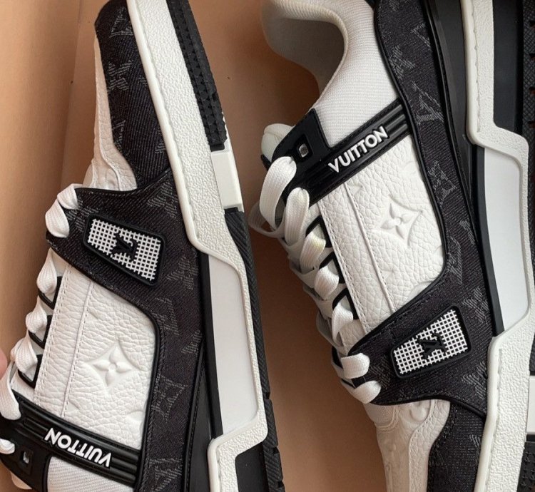 Louis Vuitton Trainer Black White Sneakers Lv Size 9
