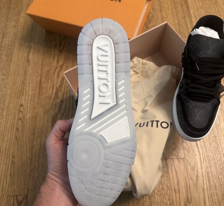 Louis Vuitton Trainer Sneaker Graphite Monogram 9