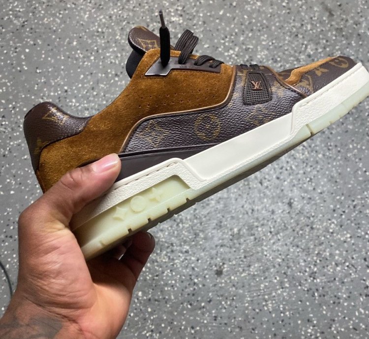 Louis Vuitton Trainer Sneaker Sz 9