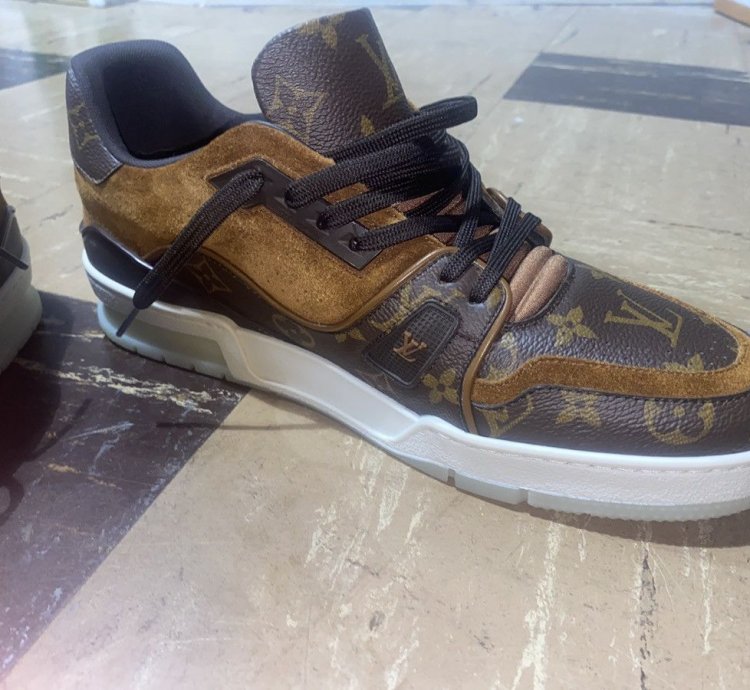 Louis Vuitton Trainer Sneaker Sz 9