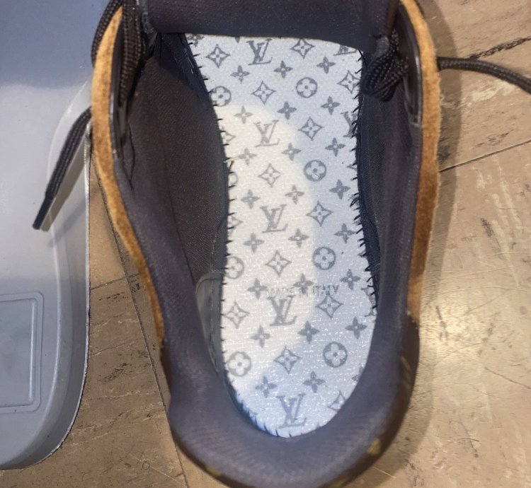 Louis Vuitton Trainer Sneaker Sz 9