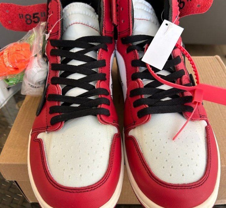 Air Jordan 1 Retro High Off-white Chicago