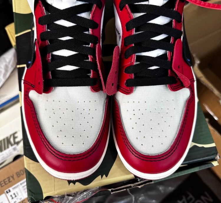 Air Jordan 1 Retro High Off-white Chicago