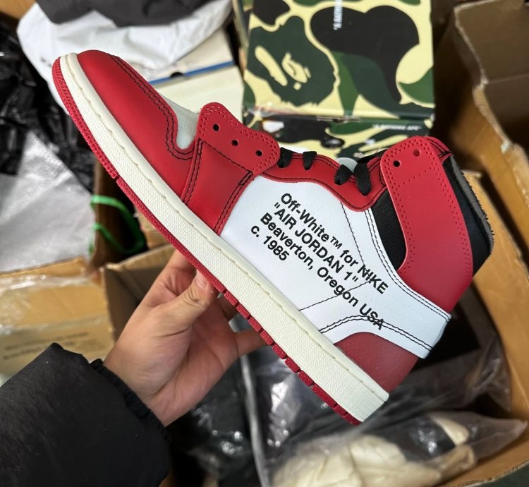 Air Jordan 1 Retro High Off-white Chicago