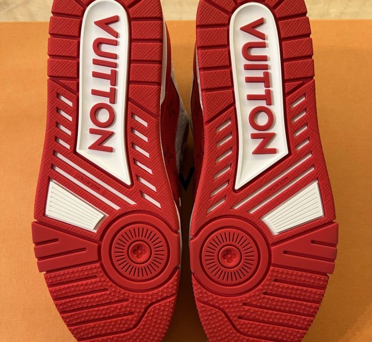 Louis Vuitton Trainers Red 54