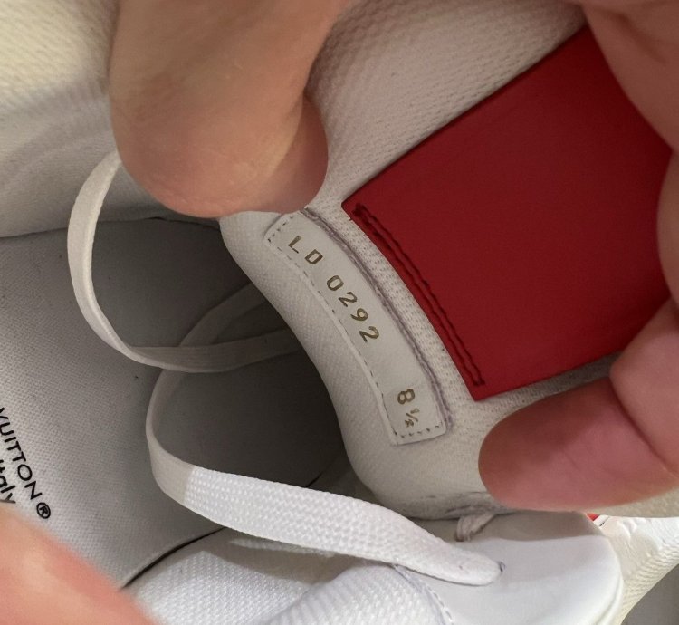 Louis Vuitton Trainers Red 54