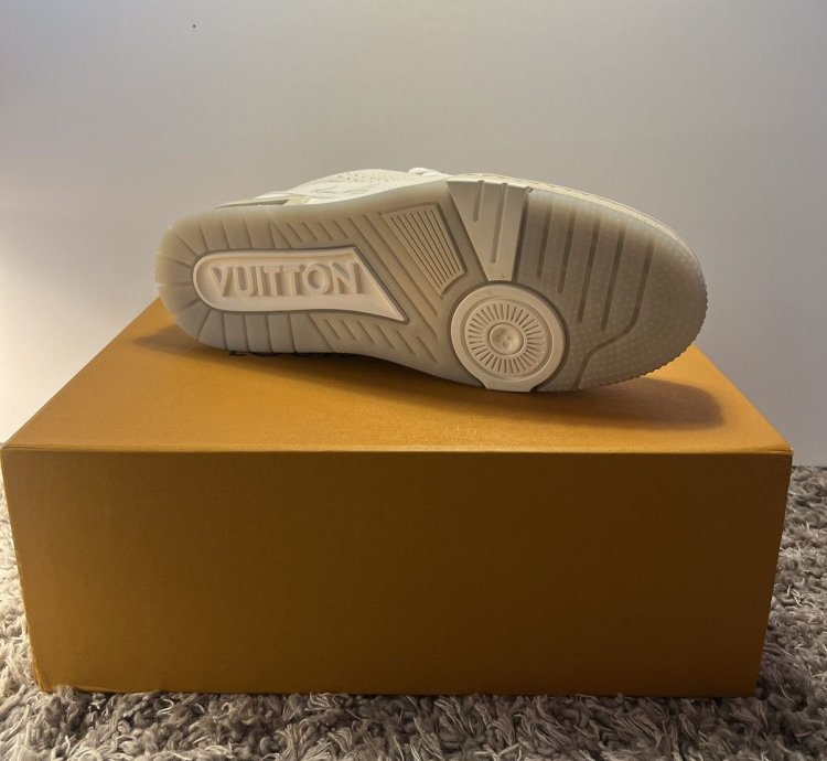 Louis Vuitton Trainers White