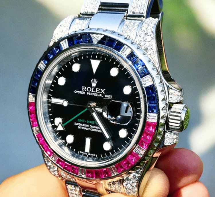 Rolex Gmt-master Ii 40 Mm Pepsi Oyster Black Dial Custom Diamond-set - Iced Out