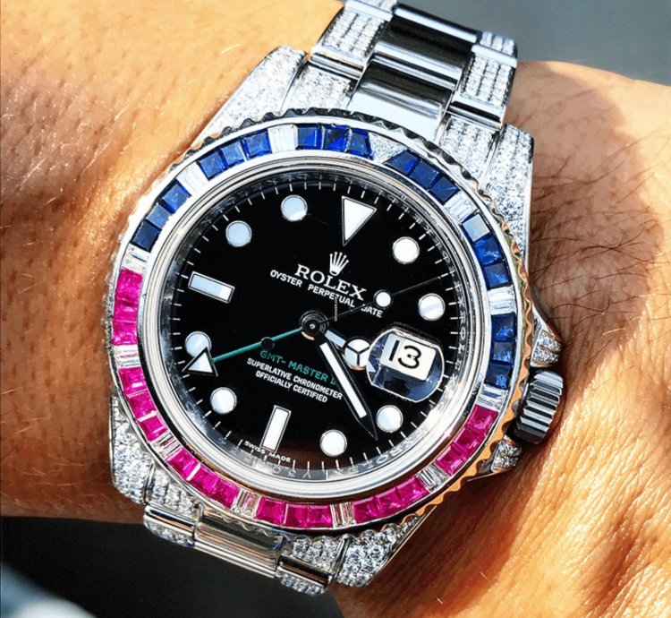 Rolex Gmt-master Ii 40 Mm Pepsi Oyster Black Dial Custom Diamond-set - Iced Out