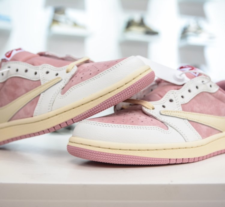 260 Travis Scott X Jordan Air Jordan 1 Low Canary Round 34g